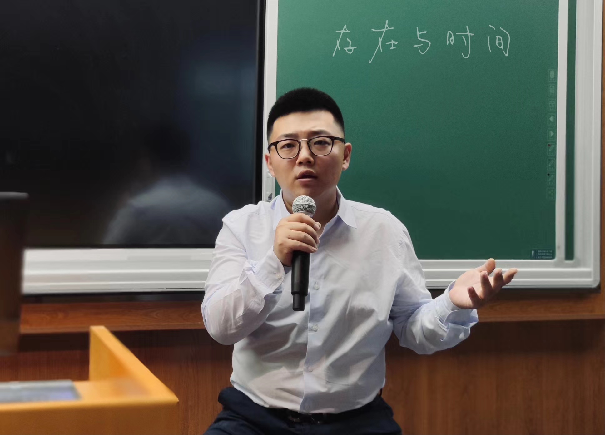 于天宇